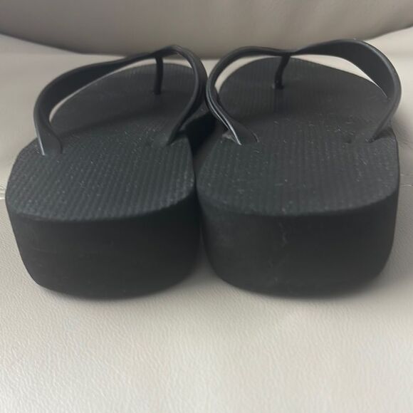 Scott Women's Platform Black Flip Flops - Picture 3 of 5